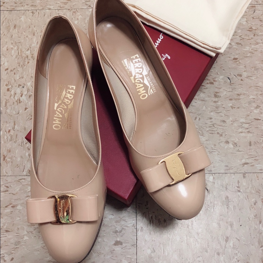 Salvatore Ferragamo Vara patent leather pumps